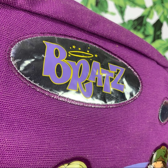 Retro 2003 Bratz Book Bag Y2K 2000s Lookin' Good Stylish Fashion Backpack - Picture 7 of 13